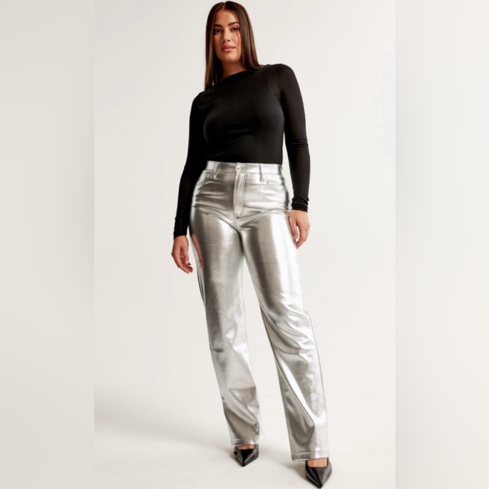 NWOT Abercrombie & Fitch Curve Love Vegan Leather 90s Relaxed Pant Size 12